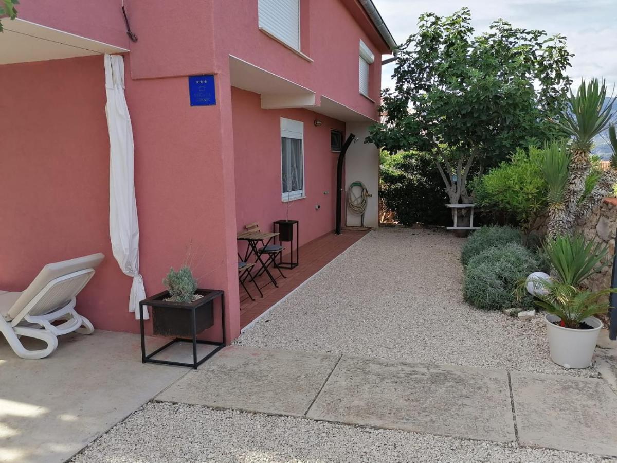 Villa House for rent Paola à Ražanac Extérieur photo