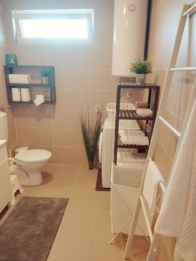 Villa House for rent Paola à Ražanac Extérieur photo